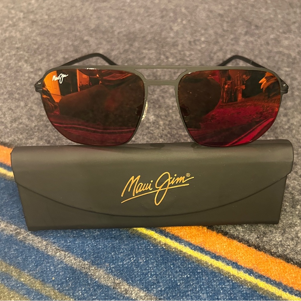 Maui Jim Shark’s Cove Sunglasses Black Matte Metal frame with Hawaii Lava Lenses